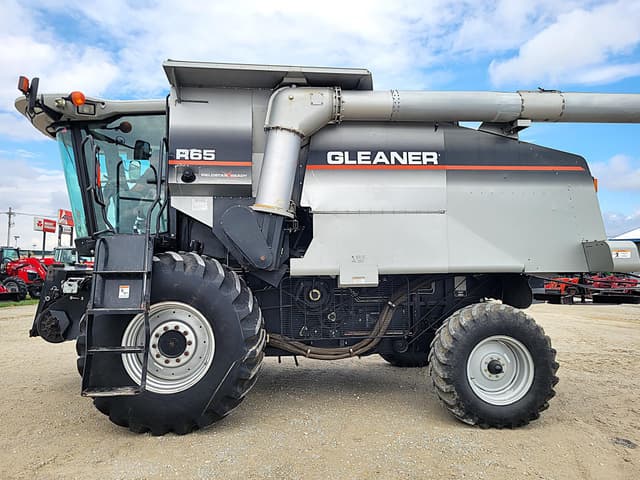 Image of Gleaner R65 equipment image 3