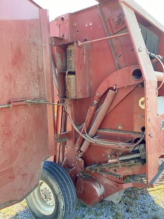 Image of Hesston 745 equipment image 3