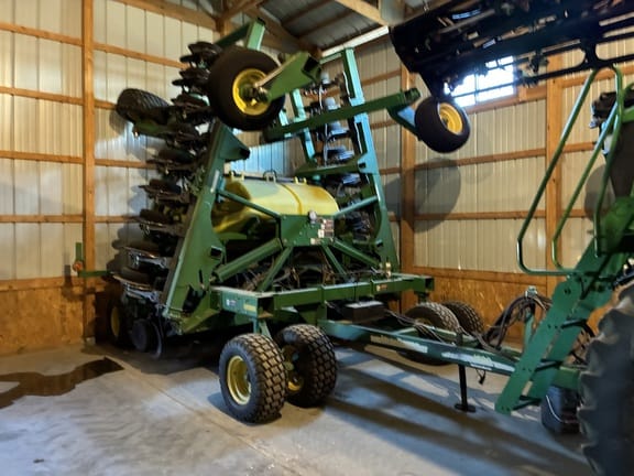 2004 John Deere 1690 Equipment Image0