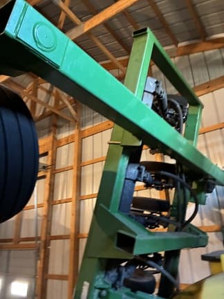 Image of John Deere 1690 equipment image 2