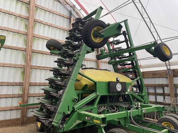 Image of John Deere 1690 equipment image 2