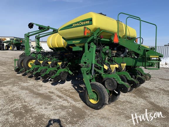 Image of John Deere 1770 equipment image 4