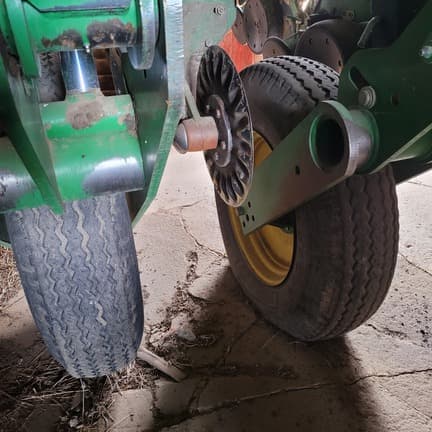 Image of John Deere 1790 equipment image 4