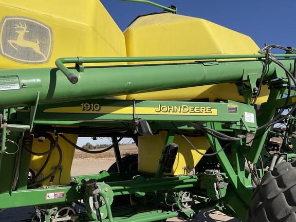 Image of John Deere 1890 equipment image 3