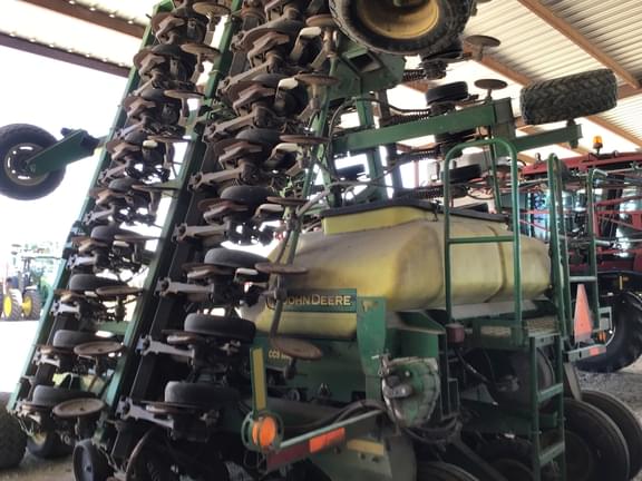 Image of John Deere 1890 equipment image 2