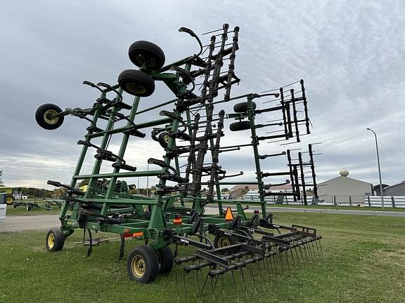 Image of John Deere 2410 equipment image 4