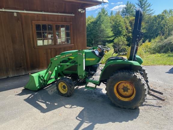 Image of John Deere 4210 Image 0