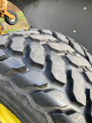 Image of John Deere 5420 equipment image 1