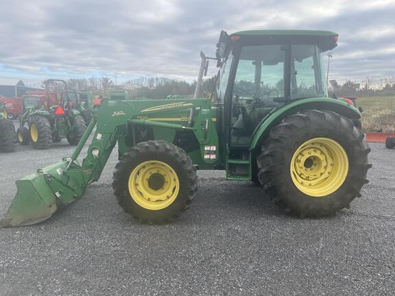 Image of John Deere 5520 Primary image