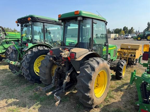 Image of John Deere 5520N equipment image 4