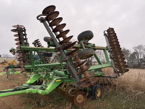 Image of John Deere 637 equipment image 1