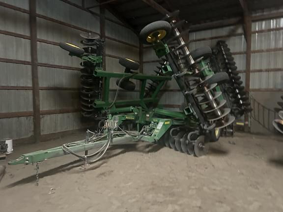Image of John Deere 637 Primary image