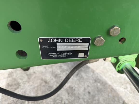 Image of John Deere 6415 equipment image 1