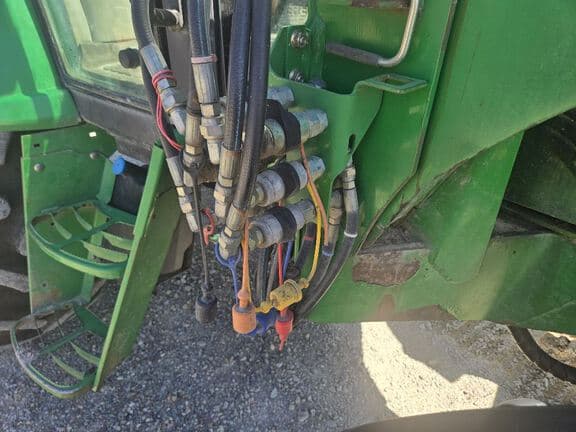 Image of John Deere 6420 equipment image 1