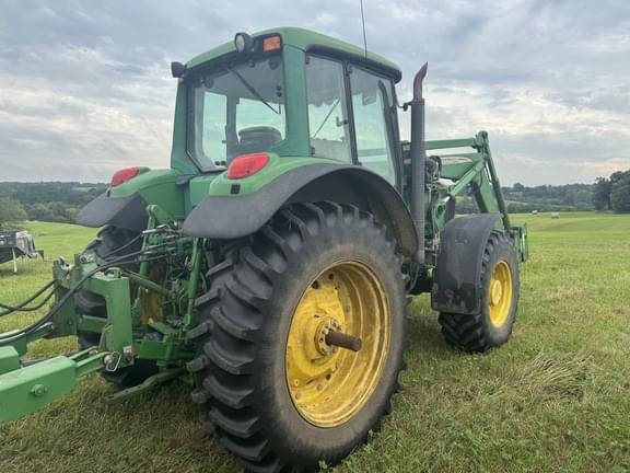 Image of John Deere 7420 equipment image 3