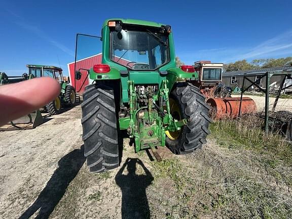 Image of John Deere 7420 equipment image 3