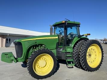Main image John Deere 8220
