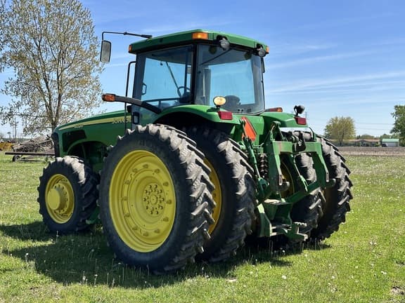 Image of John Deere 8320 equipment image 4