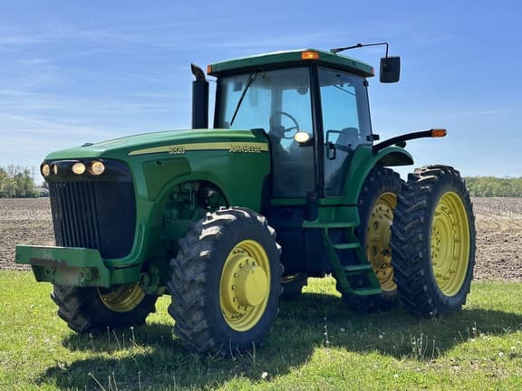 Image of John Deere 8320 equipment image 2