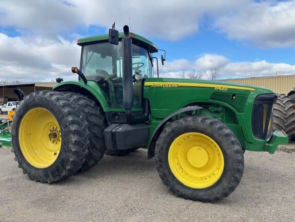 2004 John Deere 8420 Equipment Image0