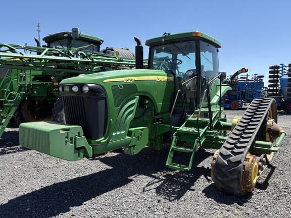 Image of John Deere 8520T equipment image 1