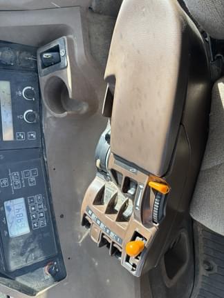 Image of John Deere 9220 equipment image 2