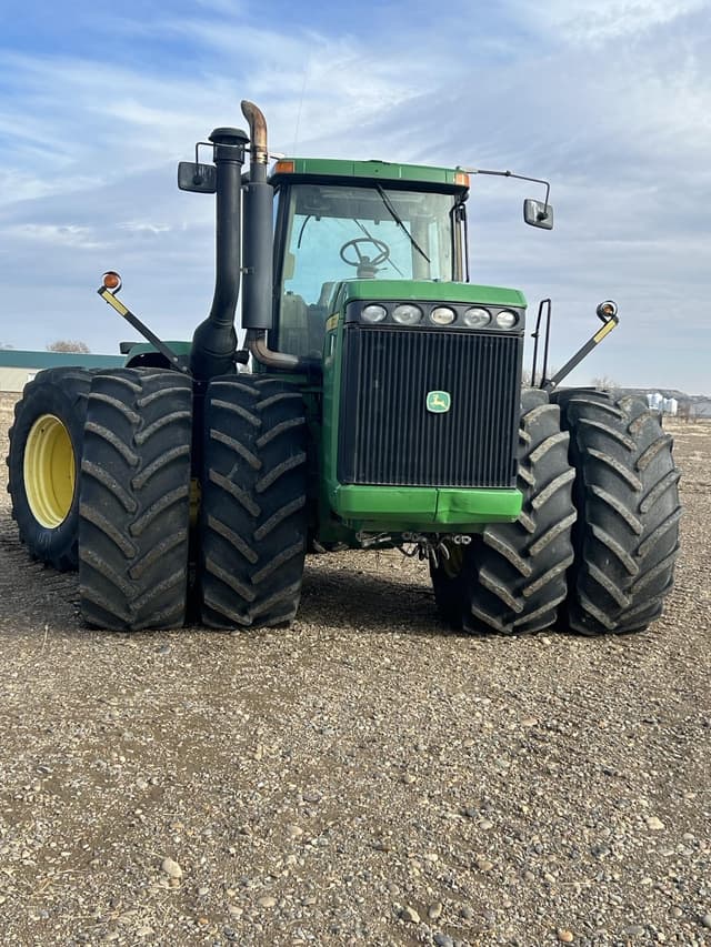 Image of John Deere 9520 equipment image 2