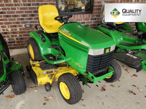 2004 John Deere GT245 Equipment Image0