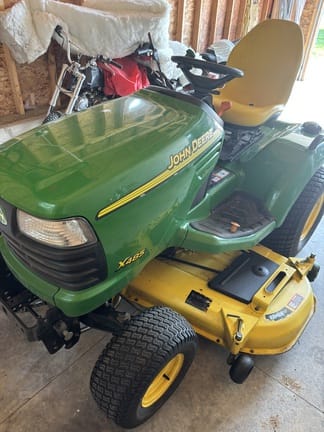 2004 John Deere X485 Equipment Image0