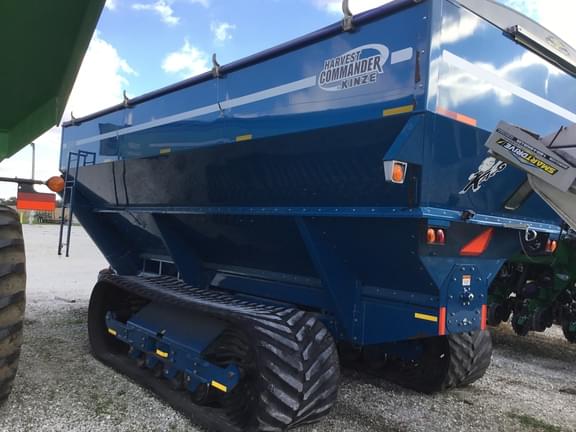 Image of Kinze 1050 equipment image 3