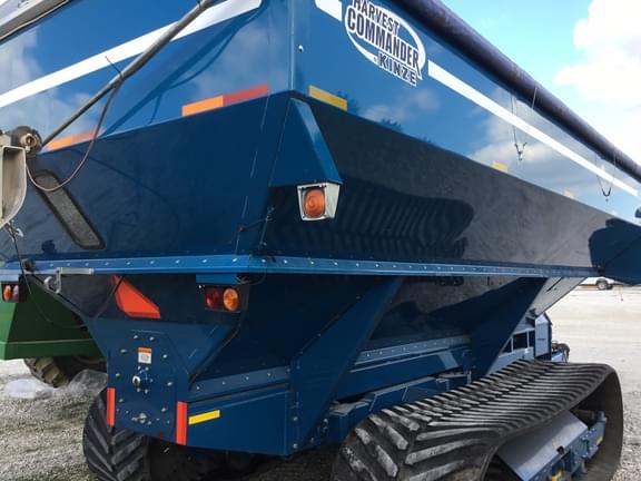 Image of Kinze 1050 equipment image 4