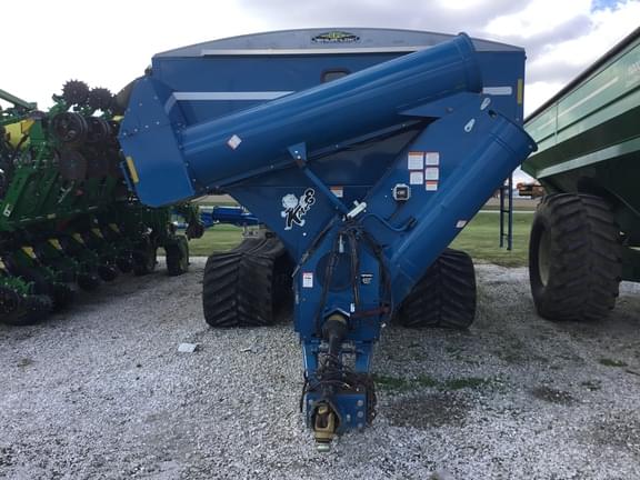 Image of Kinze 1050 equipment image 1