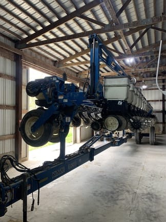 2004 Kinze 3650 Equipment Image0