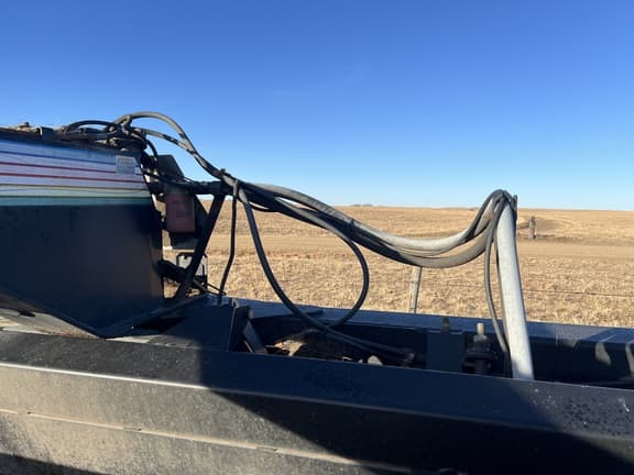 Image of MacDon 5020 equipment image 4