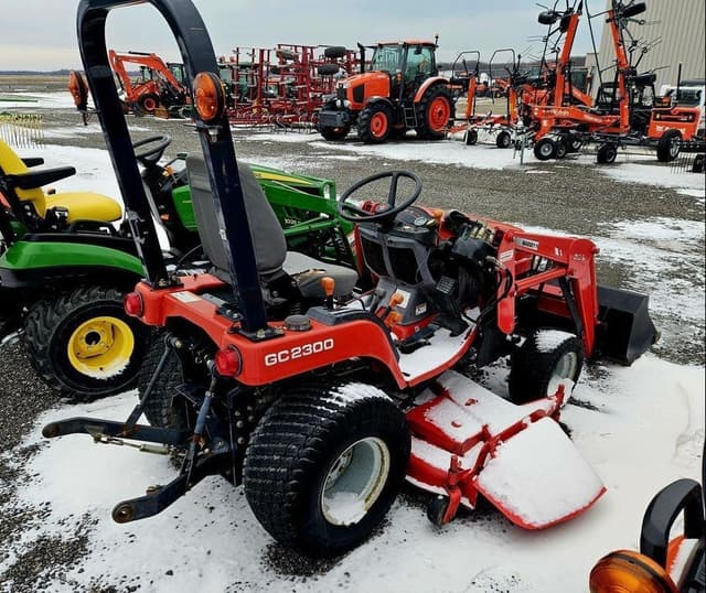 Image of Massey Ferguson GC2300 equipment image 4