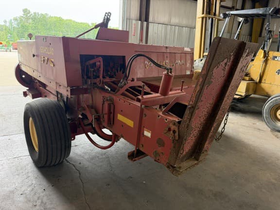 Image of New Holland 575 equipment image 4