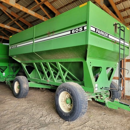 2004 Parker 605 Equipment Image0
