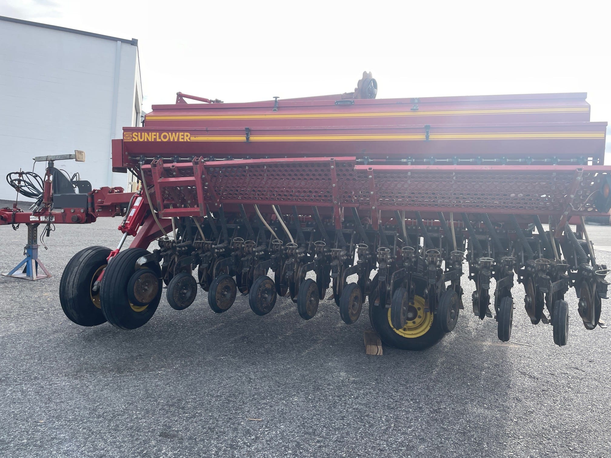 2001 Sunflower 9421-25 Equipment Image0