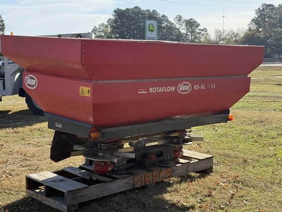 2004 Vicon RS-XL Equipment Image0