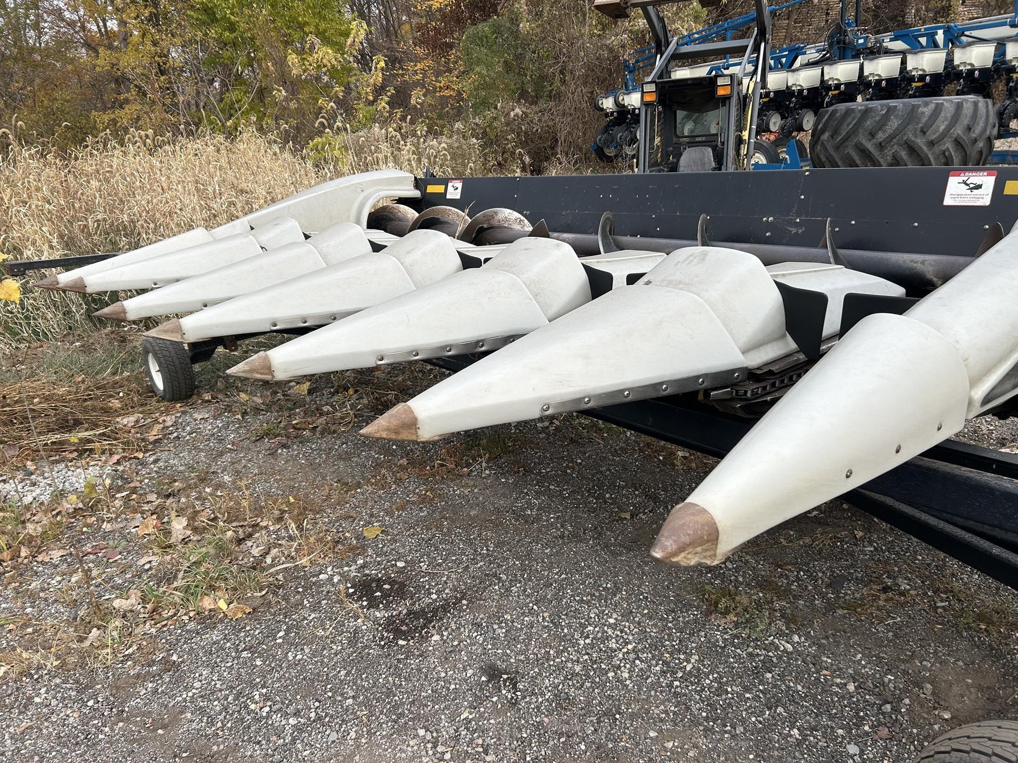 2005 AGCO 3000 Equipment Image0