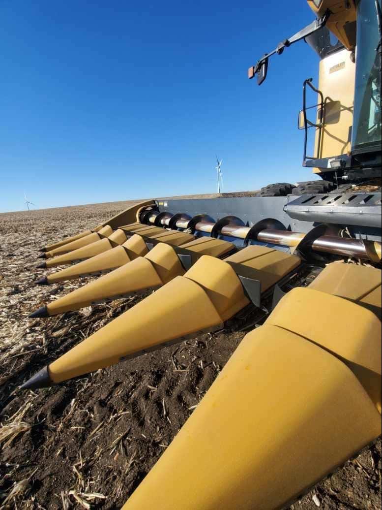 2005 Challenger CH1230 Equipment Image0