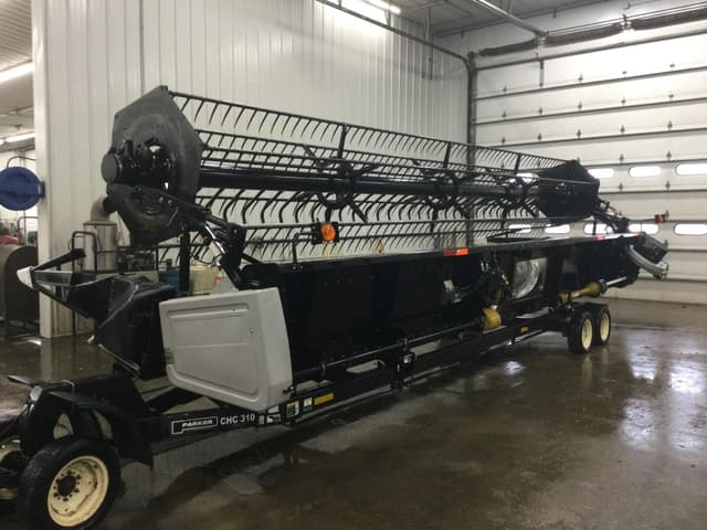 Image of Gleaner 8000 equipment image 3