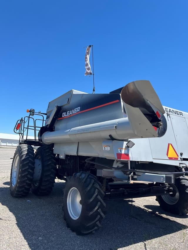 Image of Gleaner R75 equipment image 1