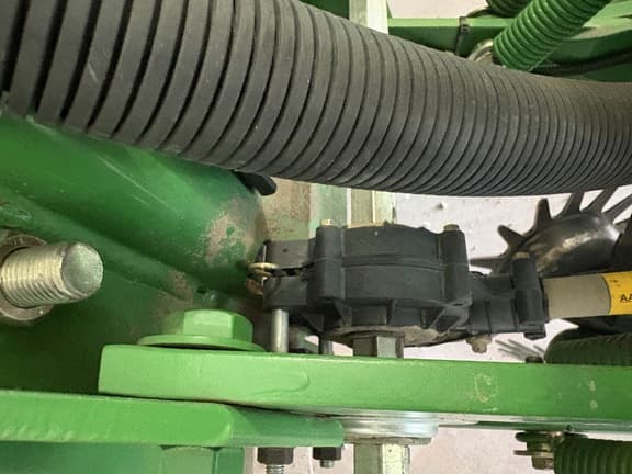 Image of John Deere 1760 equipment image 2