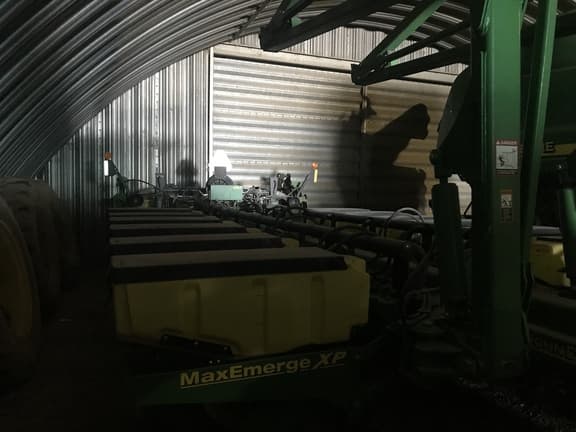 Image of John Deere 1770 equipment image 3