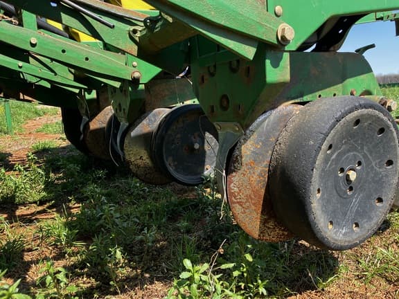 Image of John Deere 1770 equipment image 4