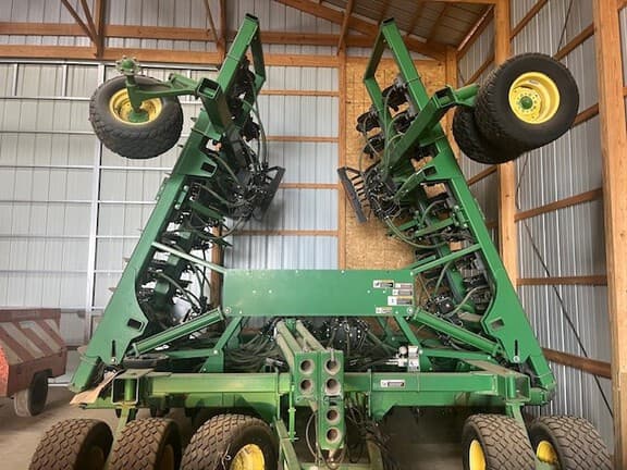 Image of John Deere 1890 equipment image 2