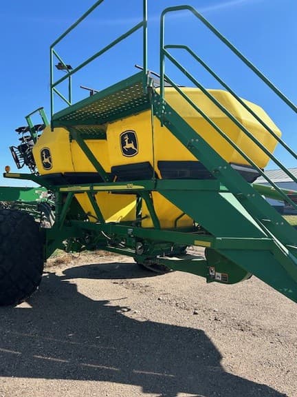 Image of John Deere 1890 equipment image 1