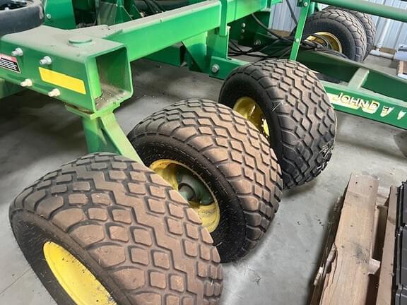 Image of John Deere 1890 equipment image 3