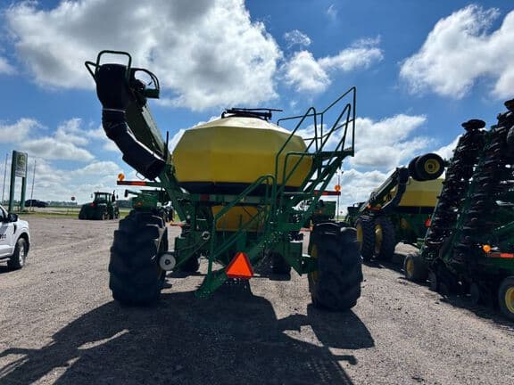 Image of John Deere 1890 equipment image 2